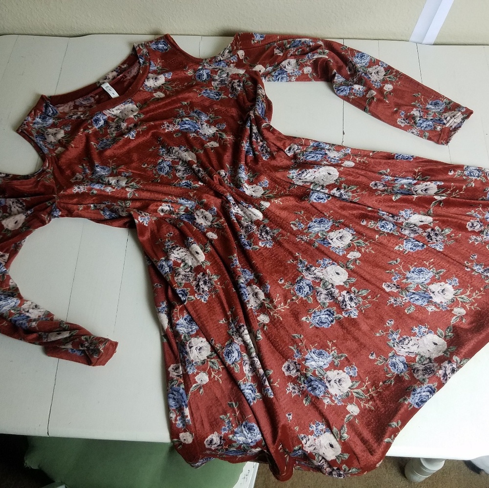 NWOT M.T.S Cold Shoulder Mini Dress Tunic